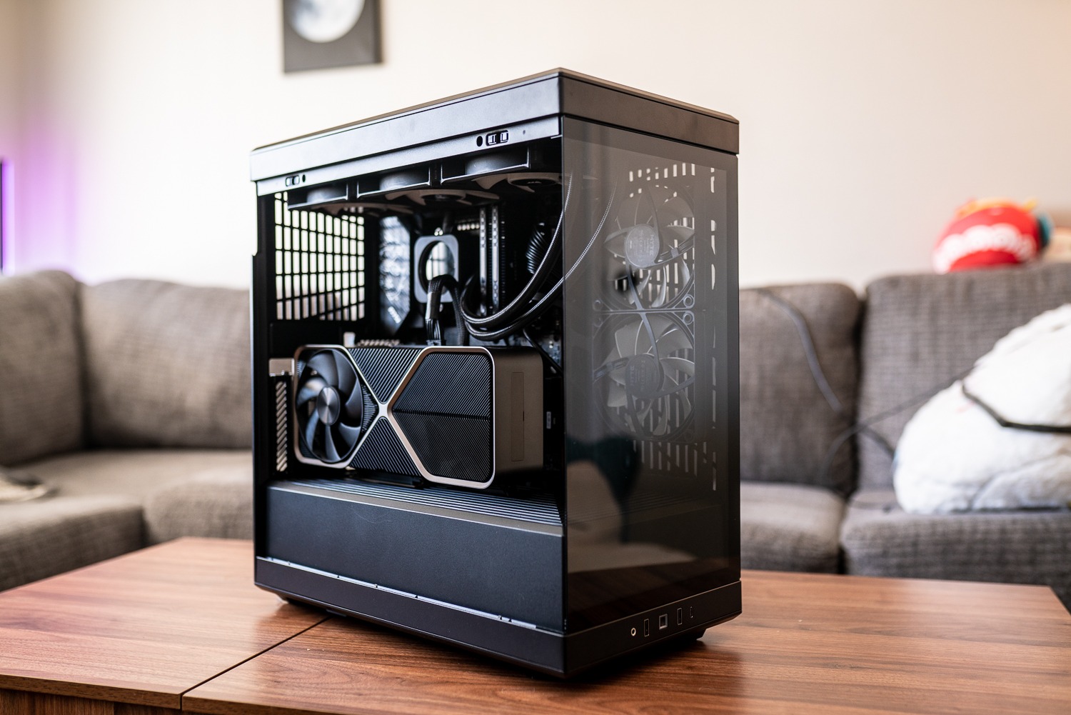 https://huyphungpc.com/76027_hyte_y40_case_review_11